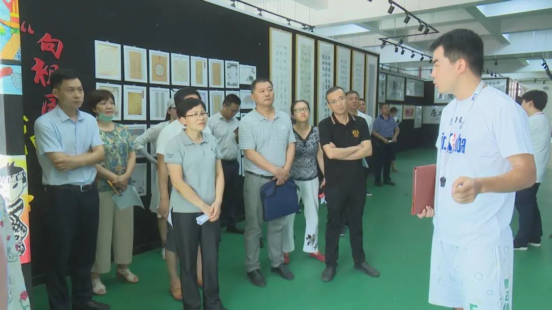 击剑冠军李莉_李静冠军击剑比赛视频_击剑冠军李静