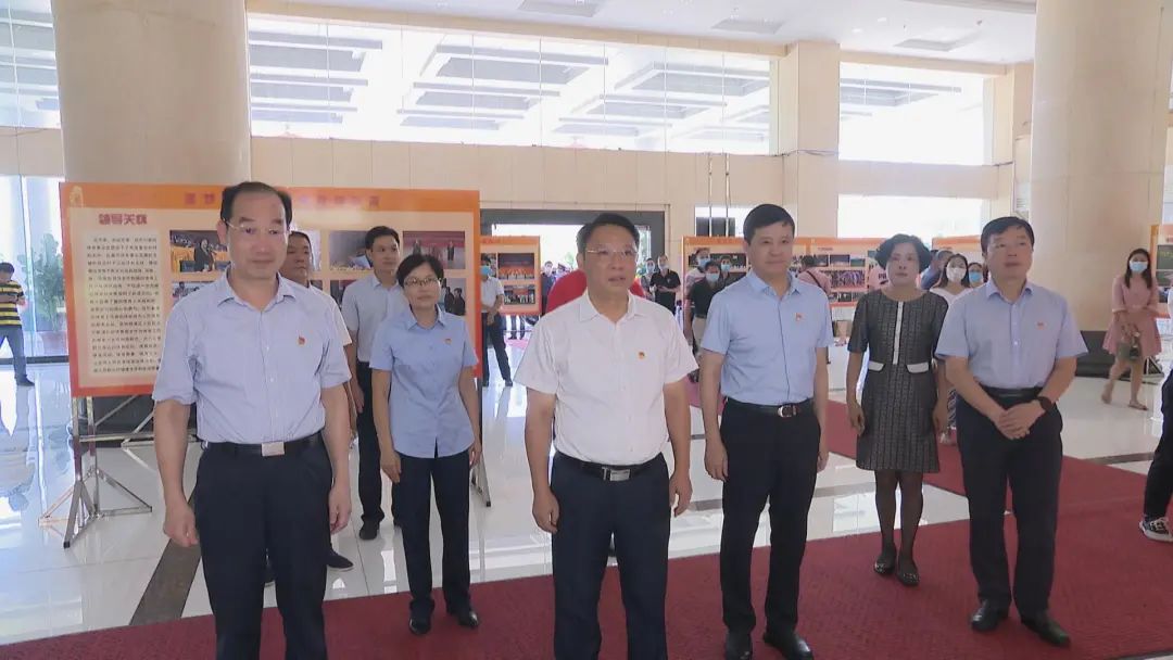 李静冠军击剑比赛视频_击剑冠军李莉_击剑冠军李静