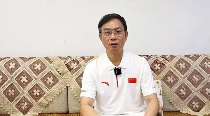 游泳冠军的仰泳视频_仰泳冠军_仰泳世界冠军