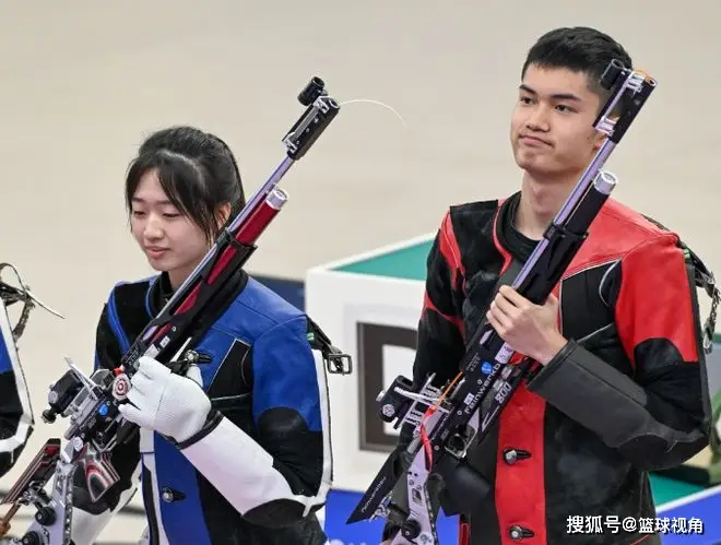 沙滩女子摔跤比赛_第二届全国女子沙滩足球锦标赛_沙滩女子柔道比赛冠军