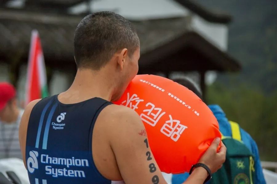 篮球比赛穿新鞋还是旧鞋_篮球比赛鞋子要求_篮球比赛穿鞋规则
