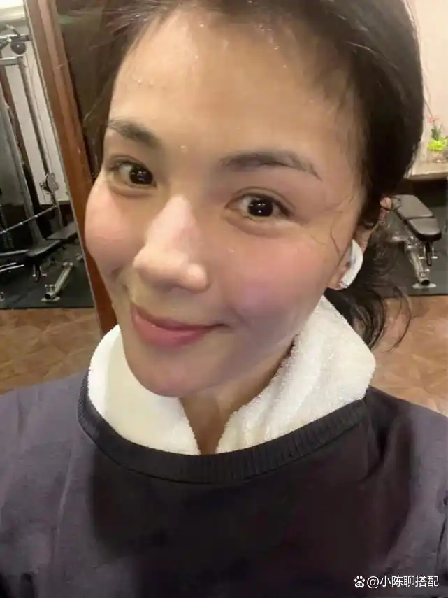 弯腰运动会造成腰突出吗_弯腰是有氧运动_锻炼弯腰