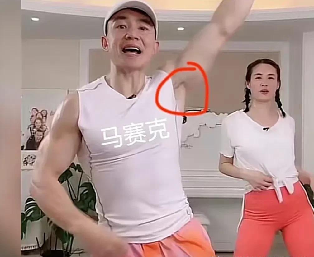 健身房明星教练是什么意思_健身房明星教练_健身教练变成明星